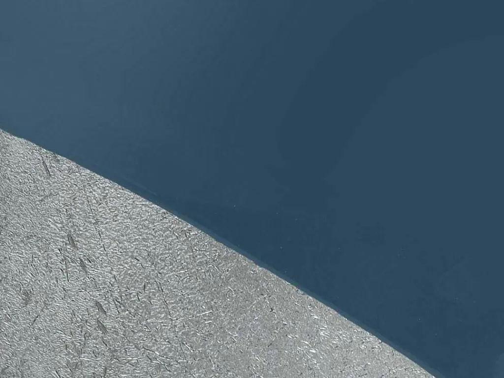 Objeto De Decoração Interior*OZAIA Grande Vaso Em Metal Esmaltado D. 30 X A. 82 Cm Preto E Folha Prateada - Perlin
